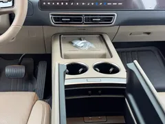 2025 Li Auto MEGA Ultra Smart Refresh, белый — фото 22