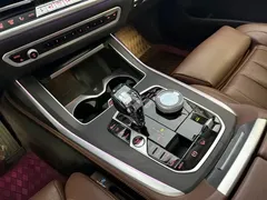 2021 BMW X7 xDrive40i Leading Luxury Package, чёрный — фото 12