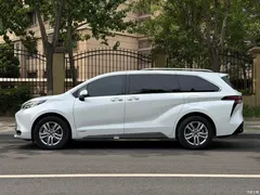 2021 Toyota Sienna 2.5L Hybrid Platinum — фото 3