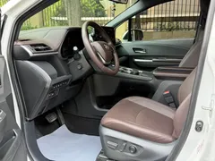 2021 Toyota Sienna 2.5L Hybrid Platinum — фото 6