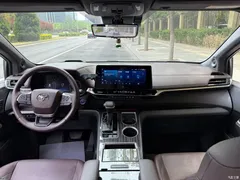 2021 Toyota Sienna 2.5L Hybrid Platinum — фото 10