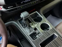 2021 Toyota Sienna 2.5L Hybrid Platinum — фото 13