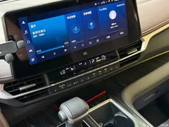 2021 Toyota Sienna 2.5L Hybrid Platinum — фото 17