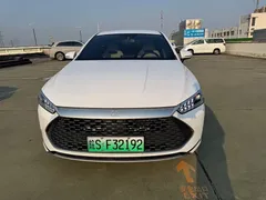 2023 BYD Qin PLUS DM-i 55KM, белый — фото 2