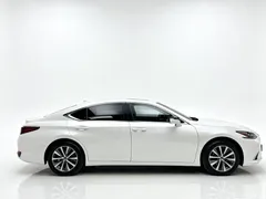 2020 Lexus ES 200 Excellence, белый — фото 3