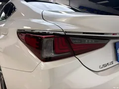 2020 Lexus ES 200 Excellence, белый — фото 18