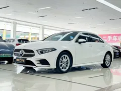2022 Mercedes-Benz A-Class A 200 L sports sedan and stylish model, белый — фото 1
