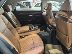 2023 Audi A8 A8L 50 TFSI quattro exclusive model — фото 18