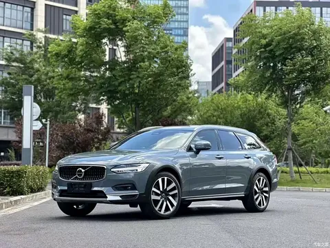 2022 Volvo V90 Cross Country B5 AWD Zhizun