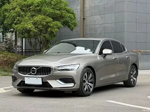 2022 Volvo S60 B4 Zhiyuan Luxury