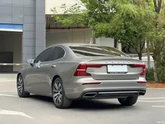2022 Volvo S60 B4 Zhiyuan Luxury — фото 4