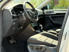 2021 Volkswagen Tayron 330TSI 2WD Plus, белый — фото 4