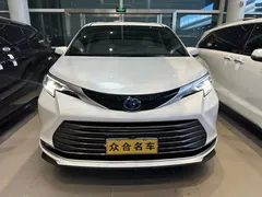 2021 Toyota Sienna 2.5L Hybrid Premium, белый — фото 2