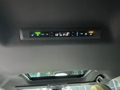 2021 Toyota Sienna 2.5L Hybrid Premium, белый — фото 9