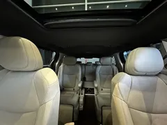 2021 Toyota Sienna 2.5L Hybrid Premium, белый — фото 18