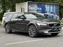 2022 Volvo V90 Cross Country B5 AWD Zhiyuan — фото 3