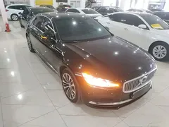 2023 Volvo S90 Hybrid T8 4WD Luxury, чёрный — фото 4