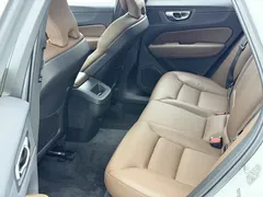 2023 Volvo XC60 4WD Luxury, белый — фото 6