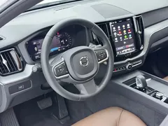 2023 Volvo XC60 4WD Luxury, белый — фото 7