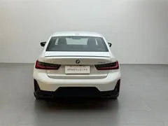 2025 BMW 3 Series 330i M, белый — фото 5