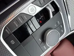 2025 BMW 3 Series 330i M, белый — фото 11