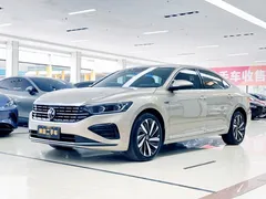 2022 Volkswagen Passat 330TSI Starry Sky Luxury — фото 1