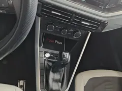 2021 Volkswagen Polo Plus 1.5L AT Colorful Tech, белый — фото 15