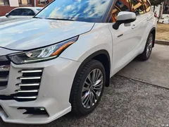 2022 Toyota Highlander Hybrid 2.5L 4WD Luxury 7-seater — фото 3