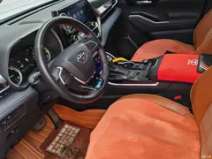 2022 Toyota Highlander Hybrid 2.5L 4WD Luxury 7-seater — фото 11