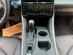 2023 Toyota Avalon Hybrid 2.5L XLE Premium — фото 12