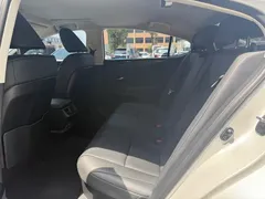 2022 Lexus ES 300h, белый — фото 6