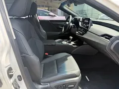 2022 Lexus ES 300h, белый — фото 7