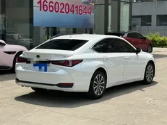 2022 Lexus ES 300h, белый — фото 9