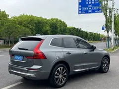 2022 Volvo XC60 4WD Sport — фото 10