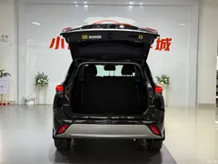 2022 Toyota Highlander Hybrid 2.5L 4WD Premium 7-seater — фото 7
