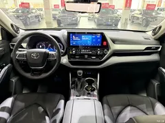 2022 Toyota Highlander Hybrid 2.5L 4WD Premium 7-seater — фото 10