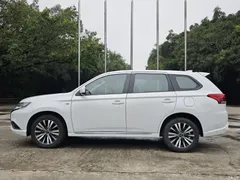 2021 Mitsubishi Outlander 2.0L 2WD Enjoy 5 seats, белый — фото 7