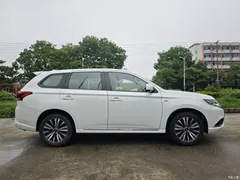 2021 Mitsubishi Outlander 2.0L 2WD Enjoy 5 seats, белый — фото 8