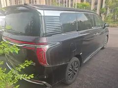 2024 Hongqi HQ9 2.0T 4WD — фото 7