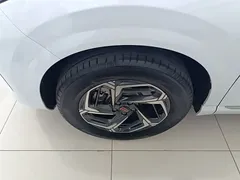 2023 Hongqi HS3 1.5T 2WD, белый — фото 23