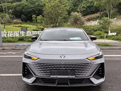 2022 Changan UNI-V 1.5T — фото 2