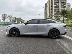 2022 Changan UNI-V 1.5T — фото 7