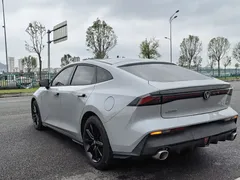 2022 Changan UNI-V 1.5T — фото 12