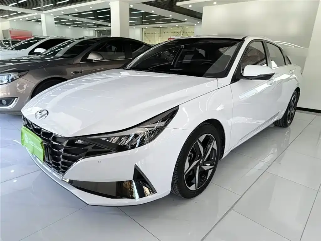 2022 Hyundai Elantra 1.5L CVT LUX Premium
