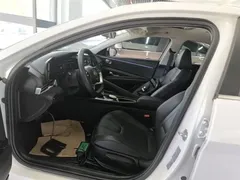 2022 Hyundai Elantra 1.5L CVT LUX Premium, белый — фото 14