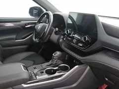 2021 Toyota Crown Kluger 2.5L HEV 4WD Premium, чёрный — фото 10