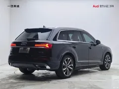 2023 Audi Q7 55 TFSI quattro S line sporty, чёрный — фото 4