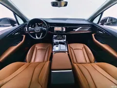 2023 Audi Q7 55 TFSI quattro S line sporty, чёрный — фото 9