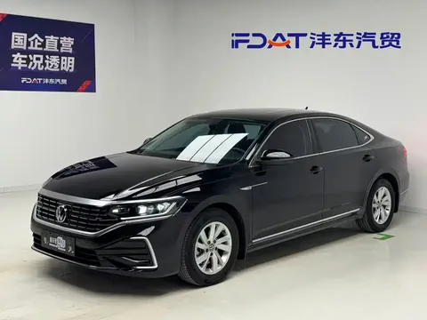 2022 Volkswagen Passat 430PHEV Hybrid