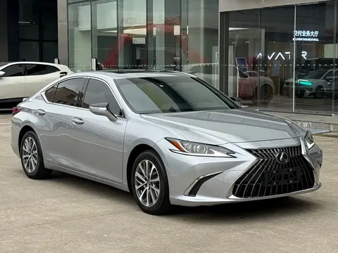 2021 Lexus ES 300h